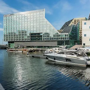 Mate Aitana, 4* Amsterdam